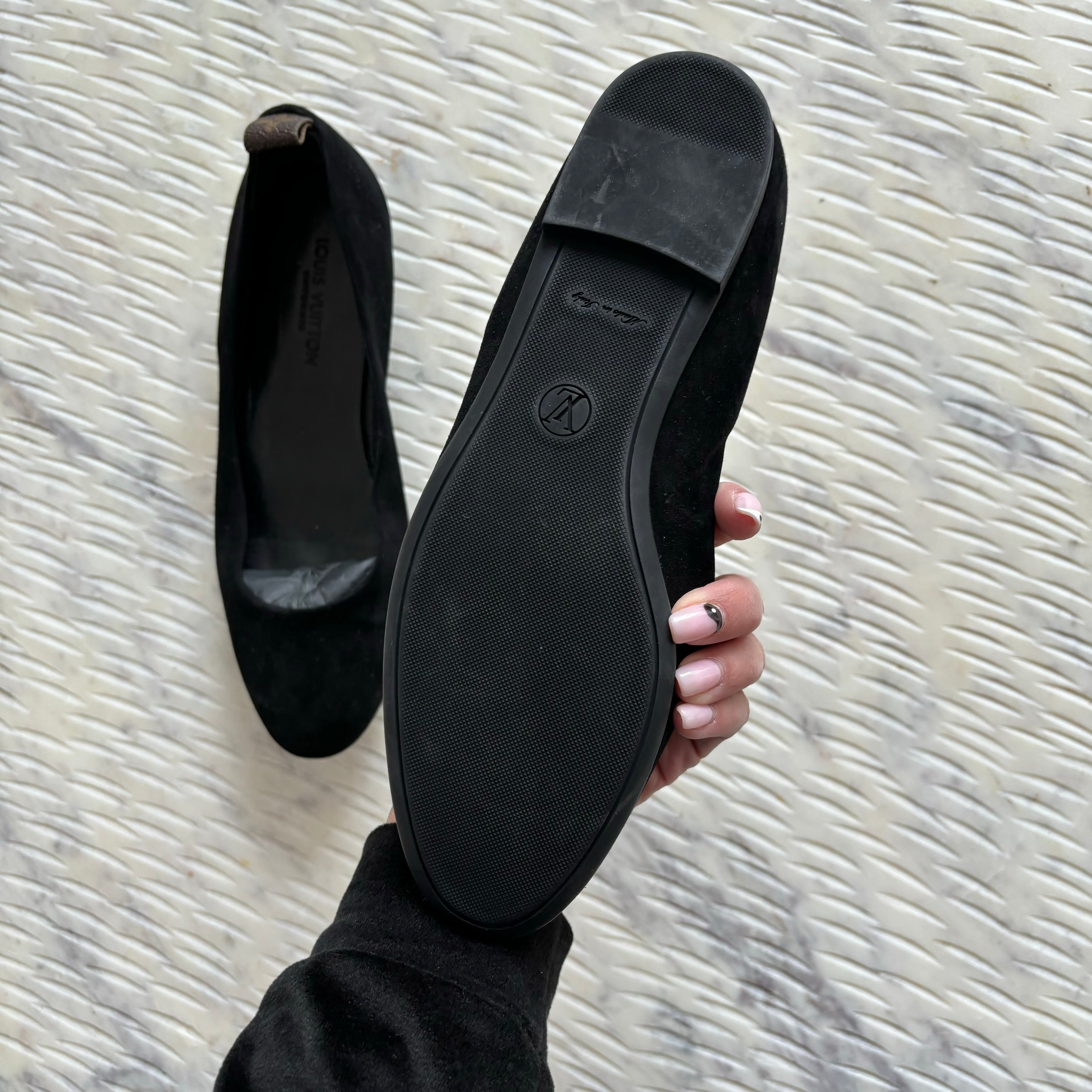 Louis Vuitton Uniform Black suede leather / Monogram Flats