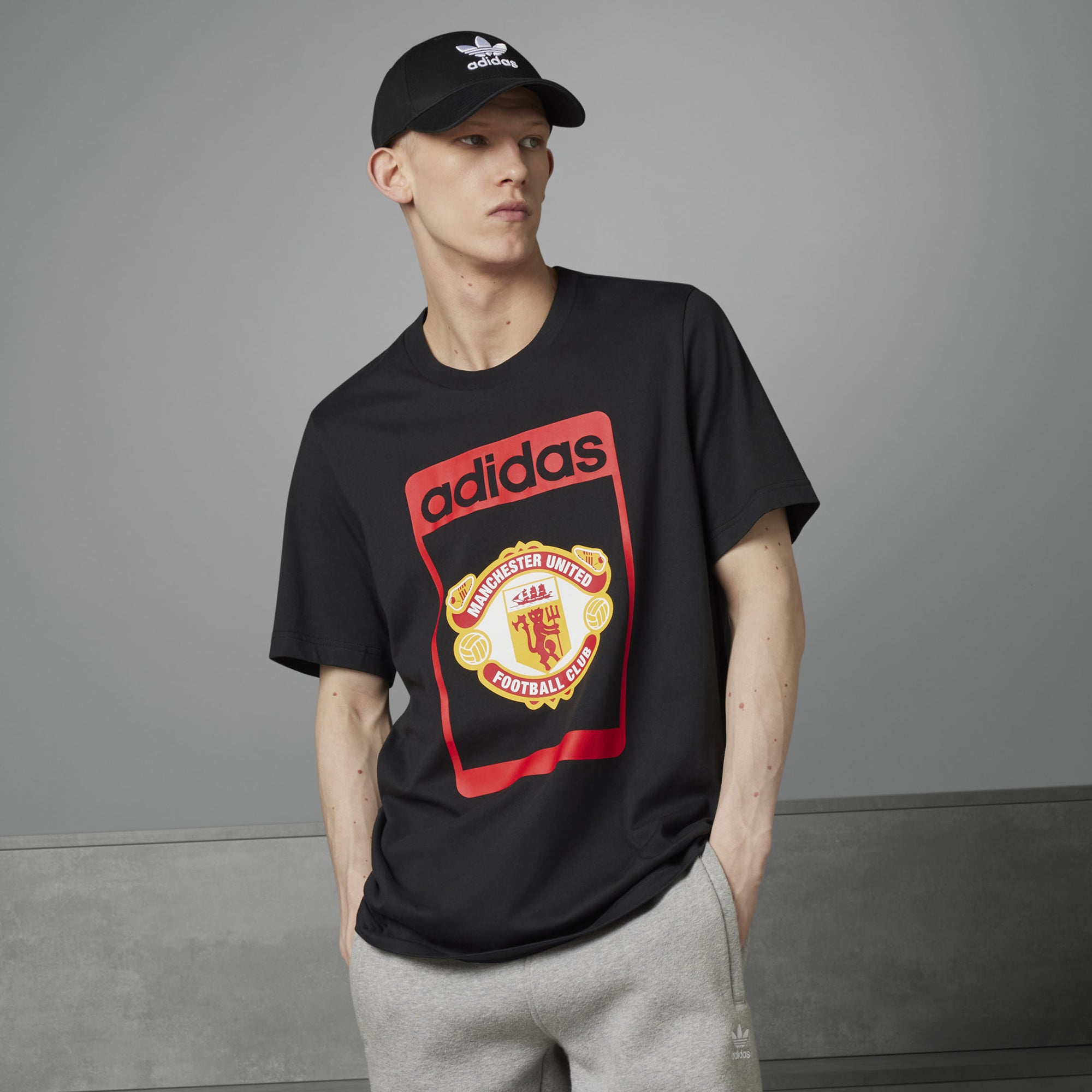 MANCHESTER UNITED OG GRAPHIC TEE 'BLACK'