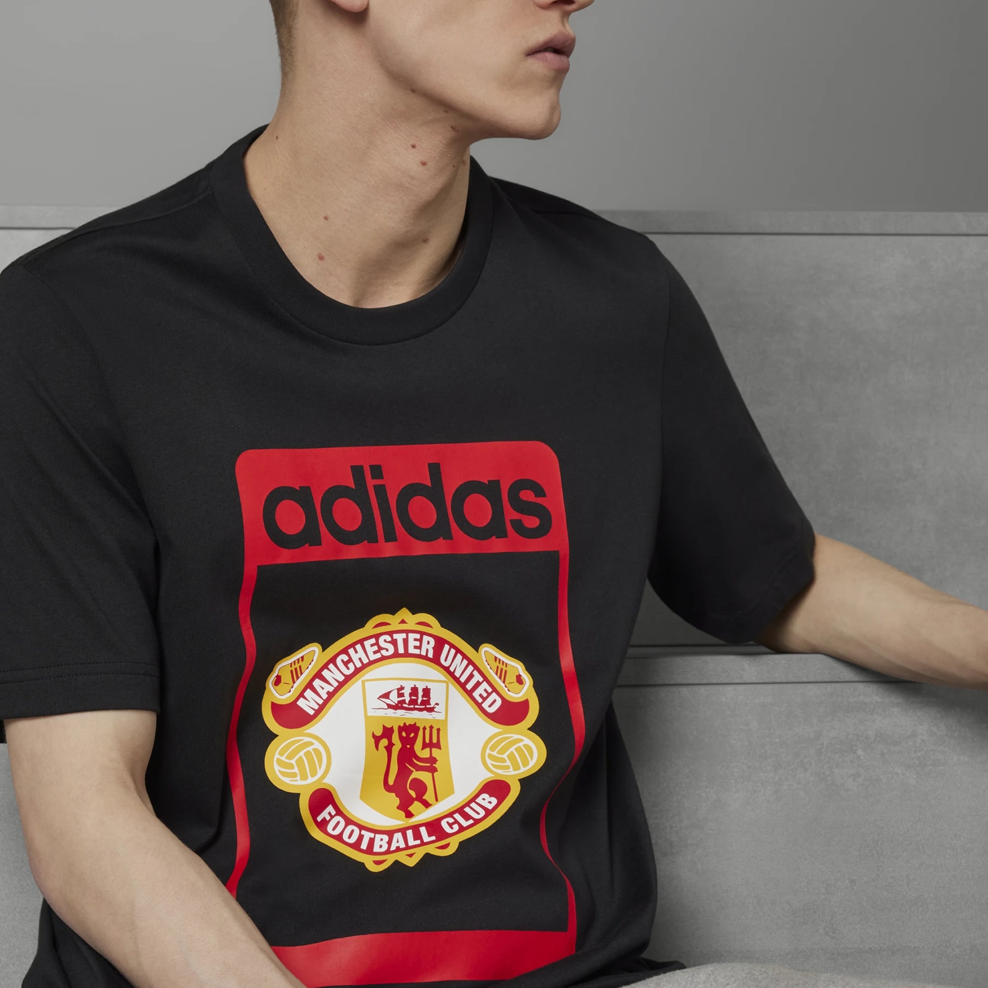 MANCHESTER UNITED OG GRAPHIC TEE 'BLACK'