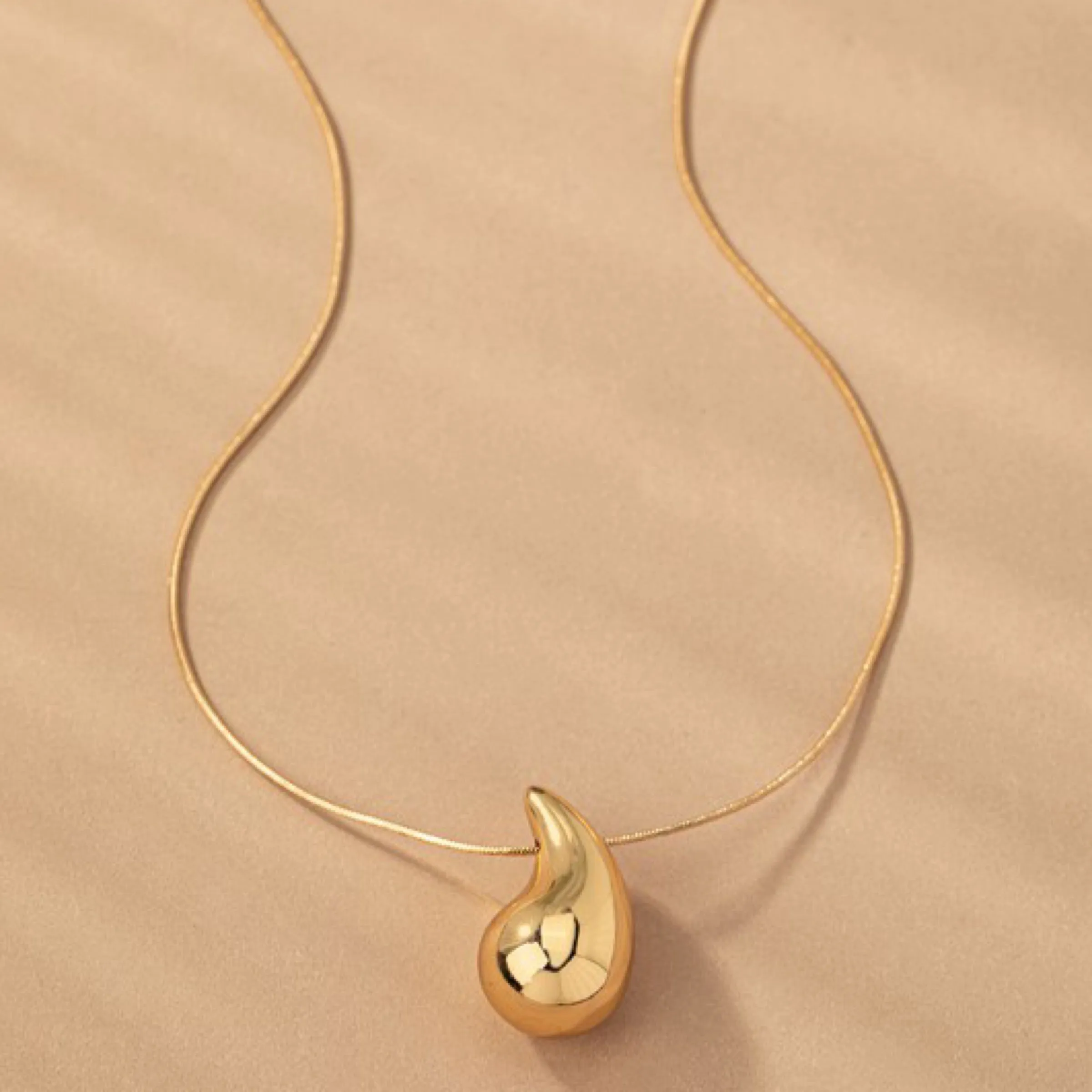 Puffy Tear Drop Pendant Necklace