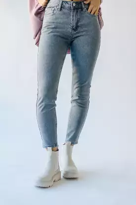 The Holdrege Mid Rise Crop Skinny Jean in Light Gray