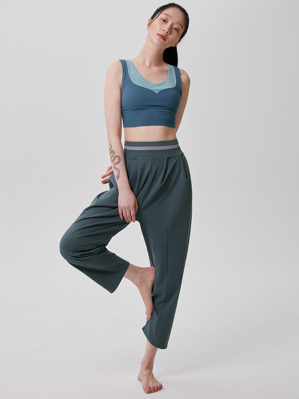 Urban Loose Fit Pintuck Pants (2colors)